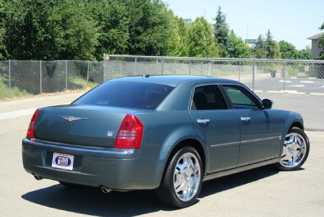 2005 Chrysler 300C C320w