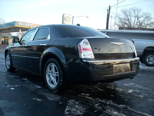 2005 Chrysler 300C C240 4dr Sdn 2.6L Sedan