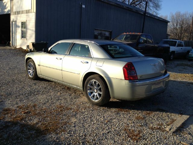 2005 Chrysler 300C Regular Cab