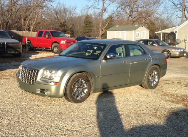 2005 Chrysler 300C Regular Cab