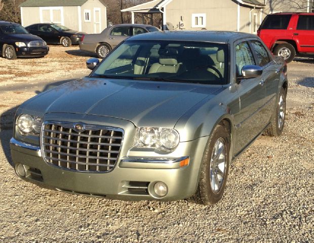 2005 Chrysler 300C Regular Cab