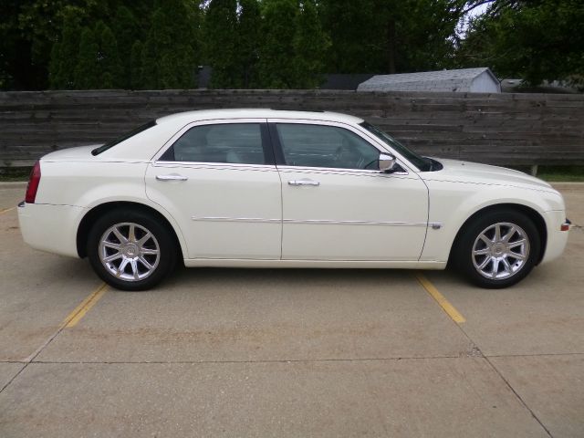 2005 Chrysler 300C Regular Cab