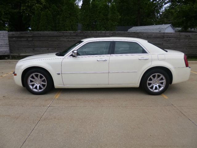 2005 Chrysler 300C Regular Cab