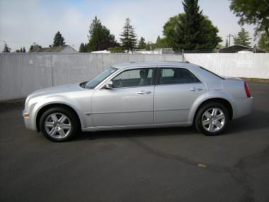 2005 Chrysler 300C Unknown