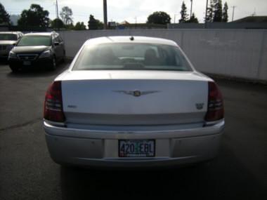 2005 Chrysler 300C Unknown