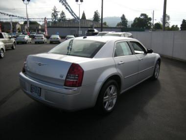 2005 Chrysler 300C Unknown