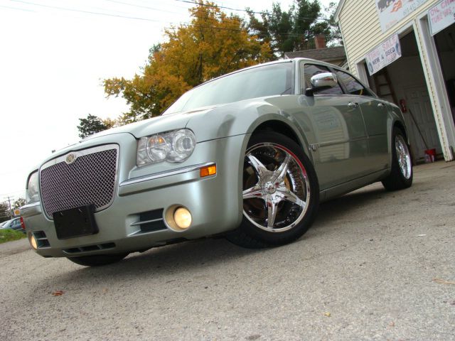 2005 Chrysler 300C Regular Cab