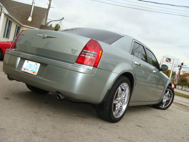 2005 Chrysler 300C Regular Cab