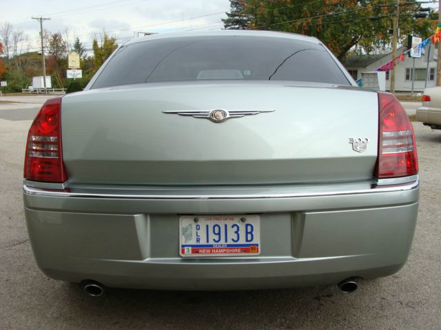 2005 Chrysler 300C Regular Cab