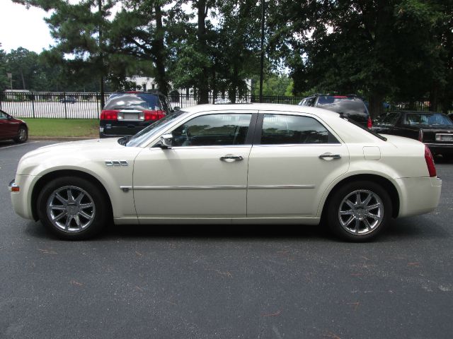 2005 Chrysler 300C Regular Cab