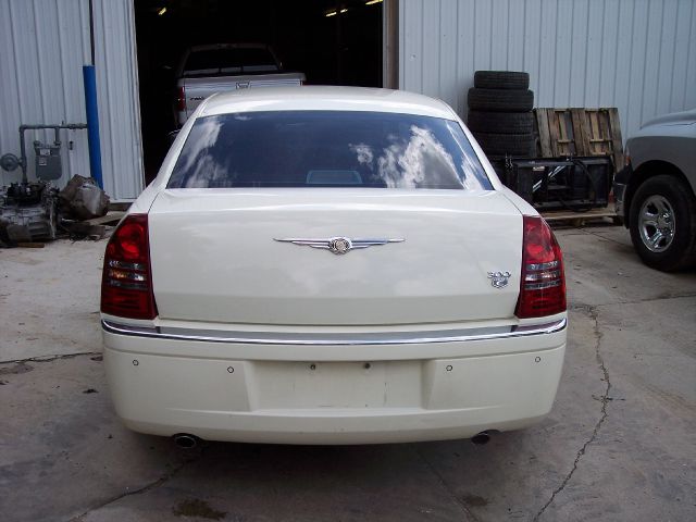 2005 Chrysler 300C Regular Cab