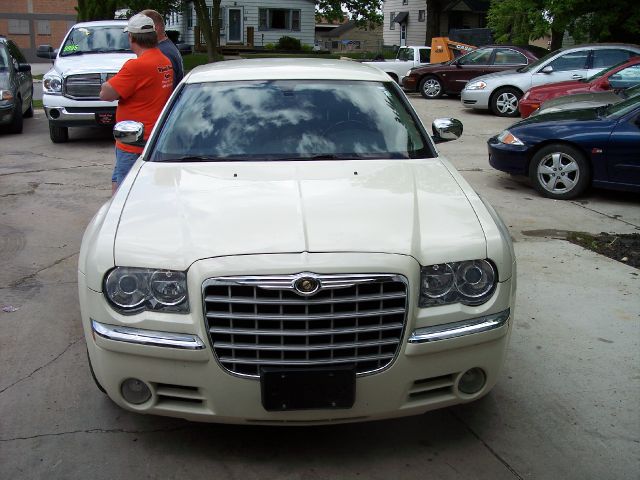 2005 Chrysler 300C Regular Cab