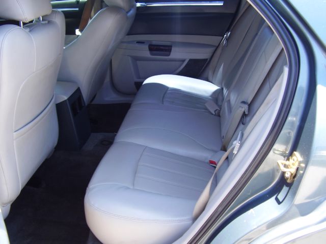 2005 Chrysler 300C Regular Cab