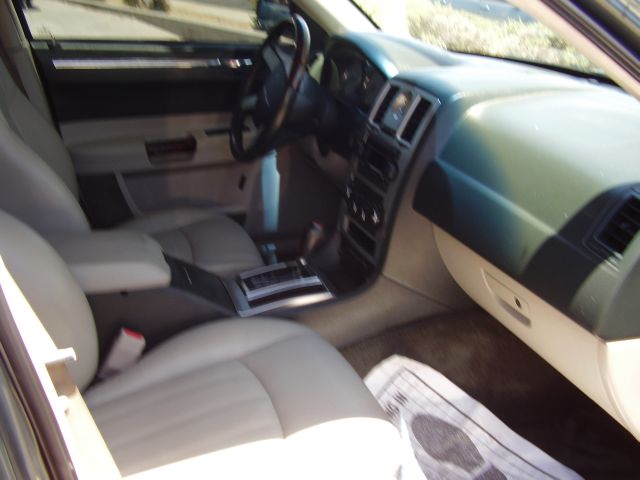 2005 Chrysler 300C Regular Cab