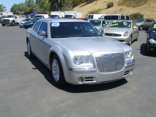 2005 Chrysler 300C Regular Cab