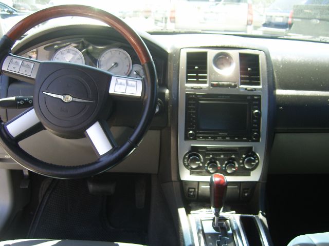 2005 Chrysler 300C Regular Cab