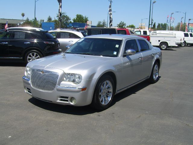 2005 Chrysler 300C Regular Cab