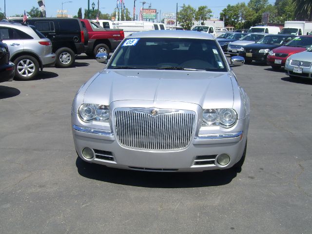 2005 Chrysler 300C Regular Cab