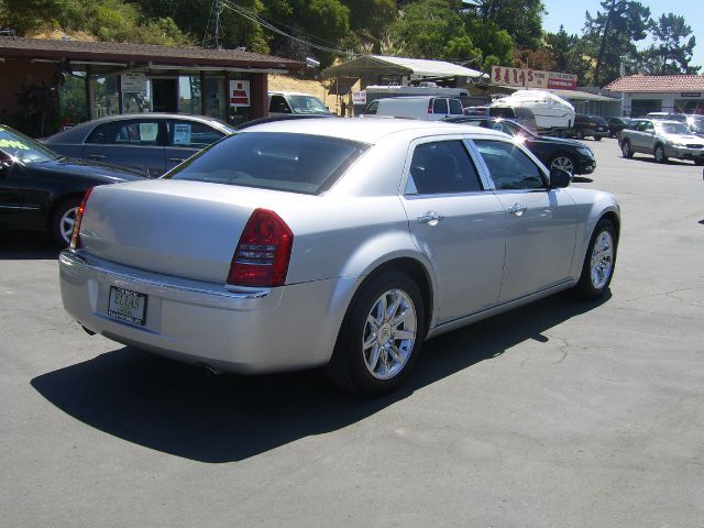 2005 Chrysler 300C Regular Cab