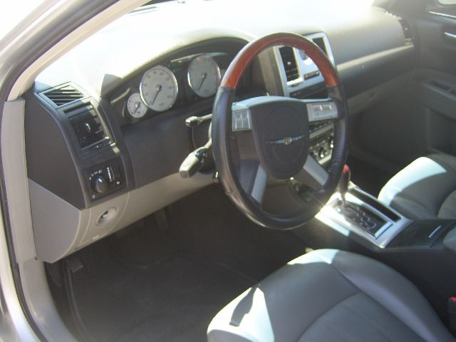 2005 Chrysler 300C Regular Cab