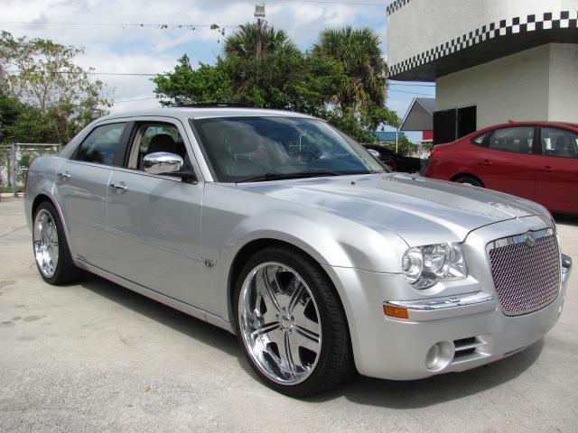 2005 Chrysler 300C Unknown