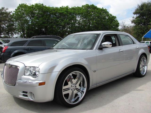 2005 Chrysler 300C Unknown