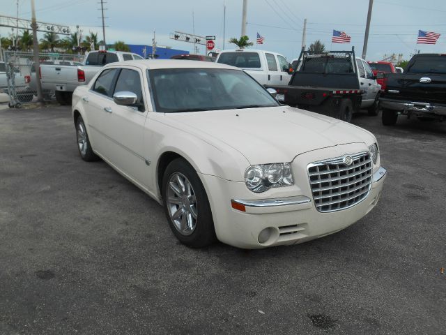 2005 Chrysler 300C Regular Cab