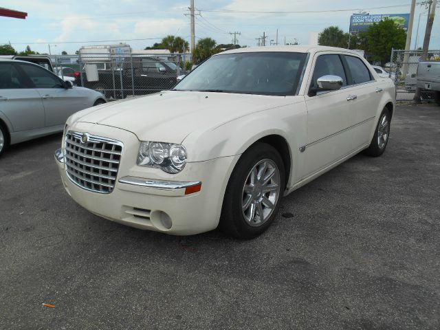 2005 Chrysler 300C Regular Cab