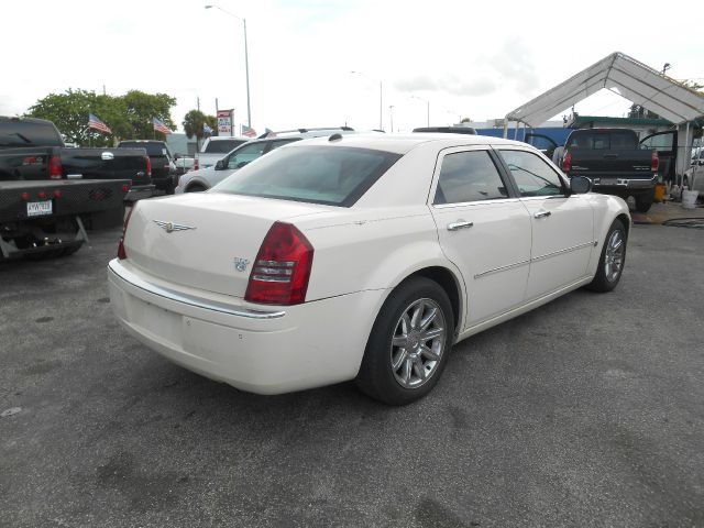 2005 Chrysler 300C Regular Cab