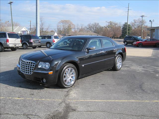 2005 Chrysler 300C Base