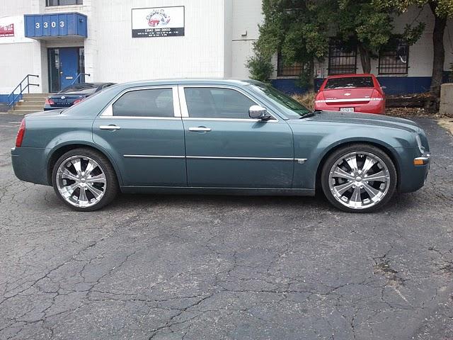 2005 Chrysler 300C Base