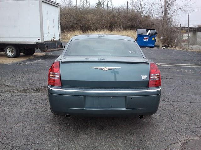 2005 Chrysler 300C Base