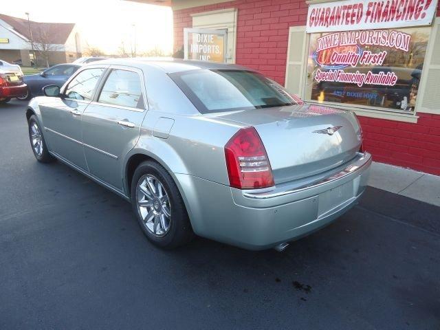 2005 Chrysler 300C Unknown