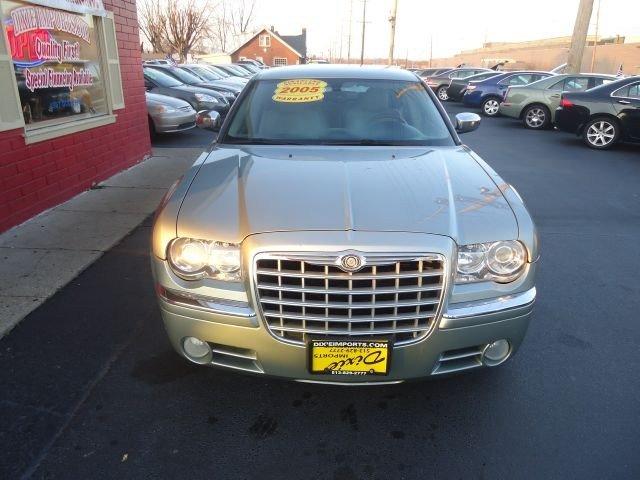 2005 Chrysler 300C Unknown