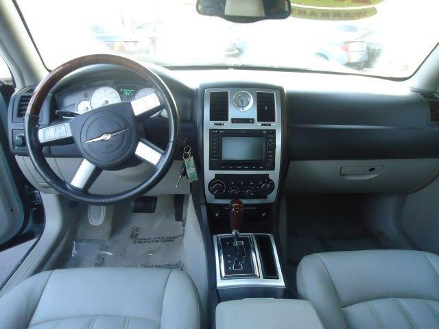 2005 Chrysler 300C Unknown