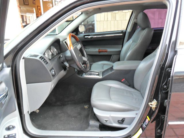 2005 Chrysler 300C Regular Cab