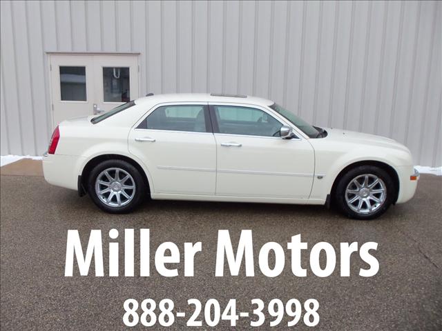 2005 Chrysler 300C Unknown