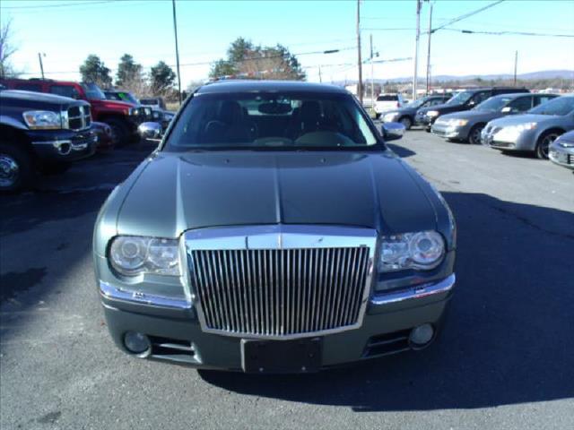 2005 Chrysler 300C Unknown