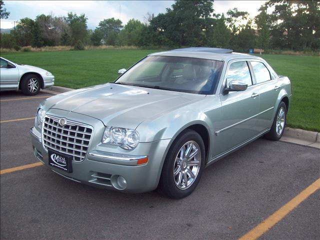 2005 Chrysler 300C 4x4 XLT