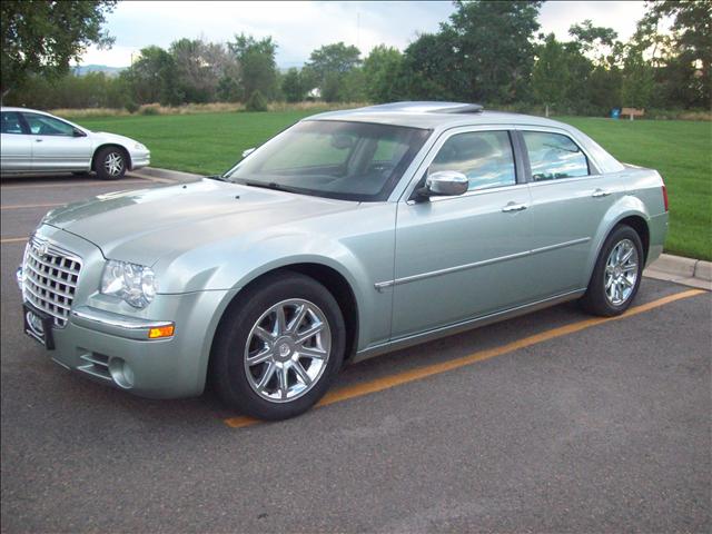 2005 Chrysler 300C 4x4 XLT