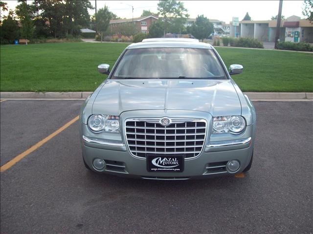 2005 Chrysler 300C 4x4 XLT