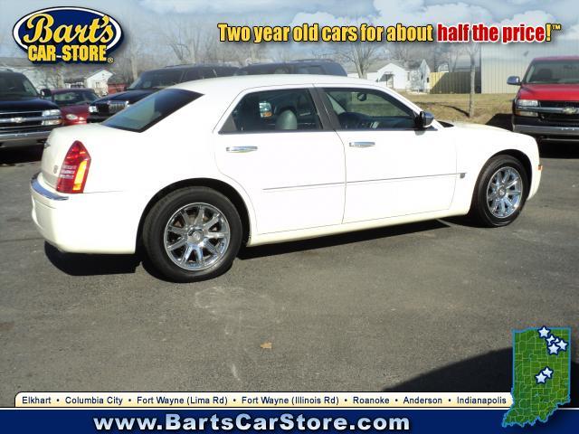 2005 Chrysler 300C Regular Cab