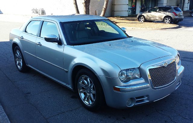 2005 Chrysler 300C Crew SRW FX4 XLT 4X4