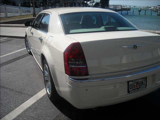 2005 Chrysler 300C C240 4dr Sdn 2.6L Sedan