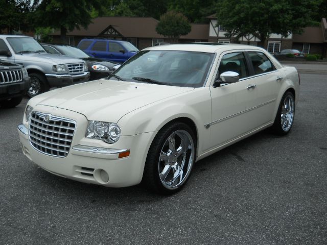 2005 Chrysler 300C Regular Cab