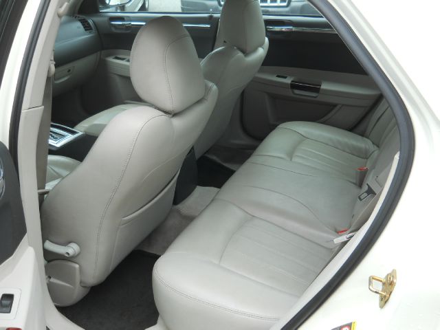 2005 Chrysler 300C Regular Cab