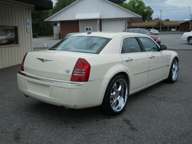 2005 Chrysler 300C Regular Cab