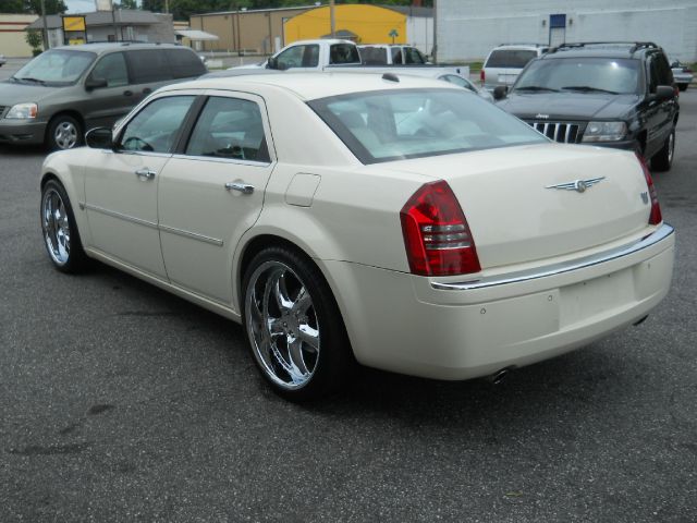 2005 Chrysler 300C Regular Cab