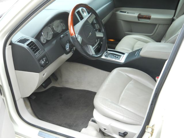 2005 Chrysler 300C Regular Cab