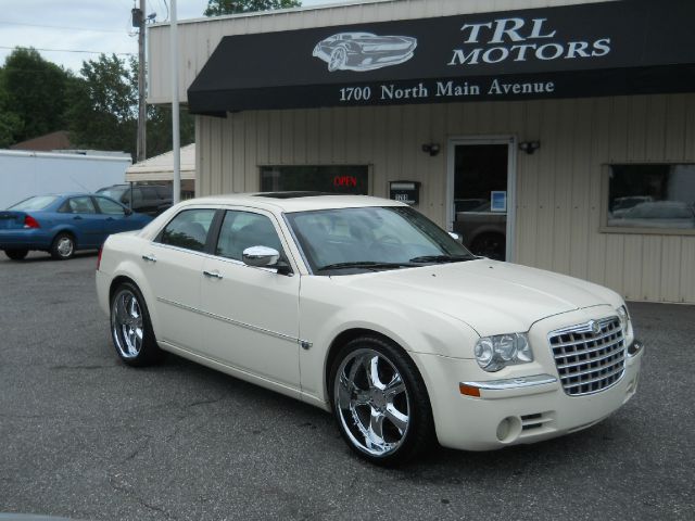 2005 Chrysler 300C Regular Cab